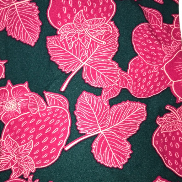 NEW Lularoe navy strawberry leggings tall curvy TC - Picture 2 of 3